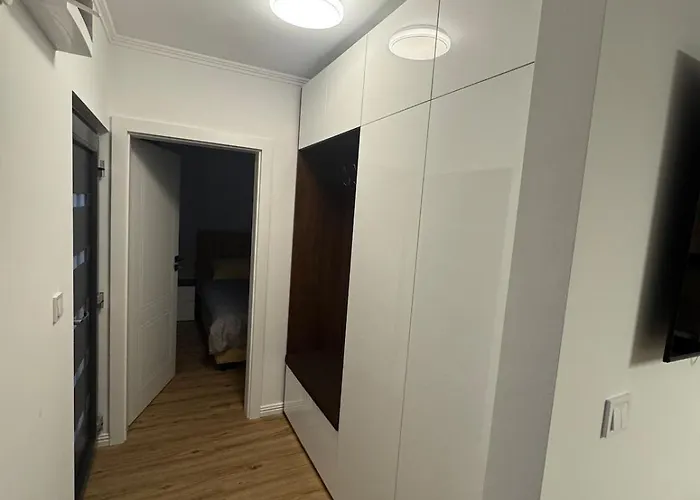 Tiny House بيت للعطل كرايوفا